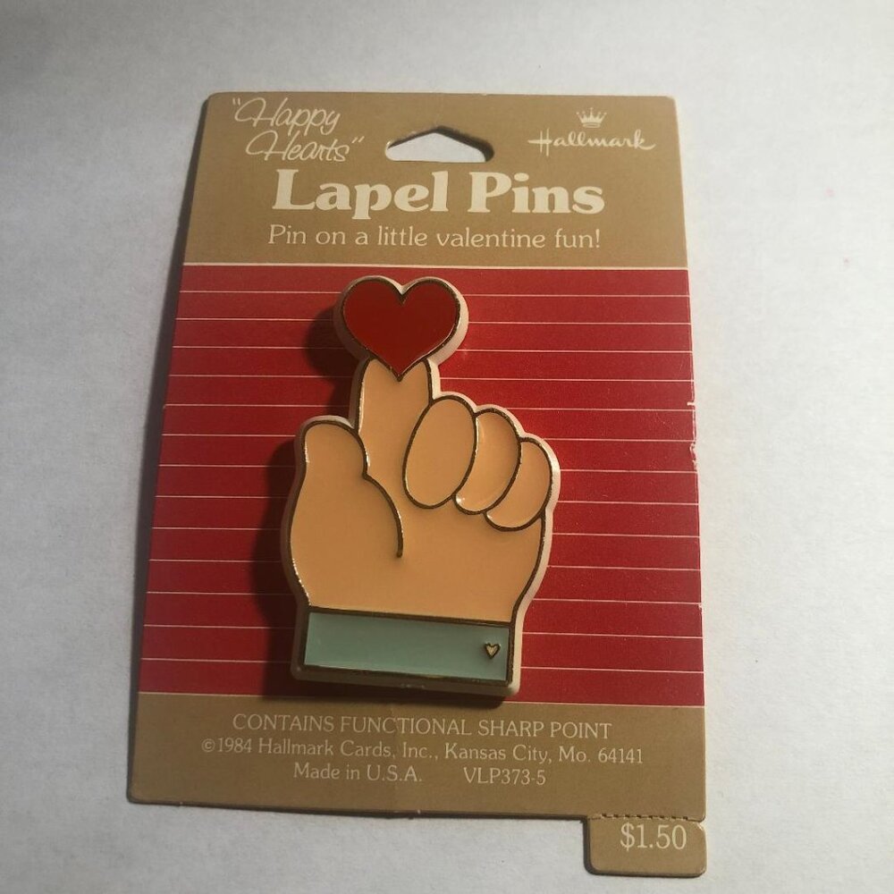 New Vintage Hallmark Lapel Pin Valentines Hand Heart Don't Forget Reminder 80's